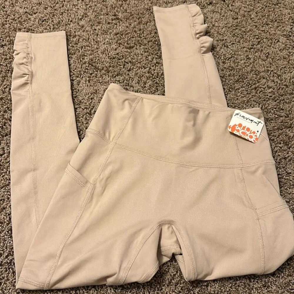 🔥NWT🔥 Out of your League FREE PEOPLE MOVEMENT LEGGINGS - Picture 8 of 9